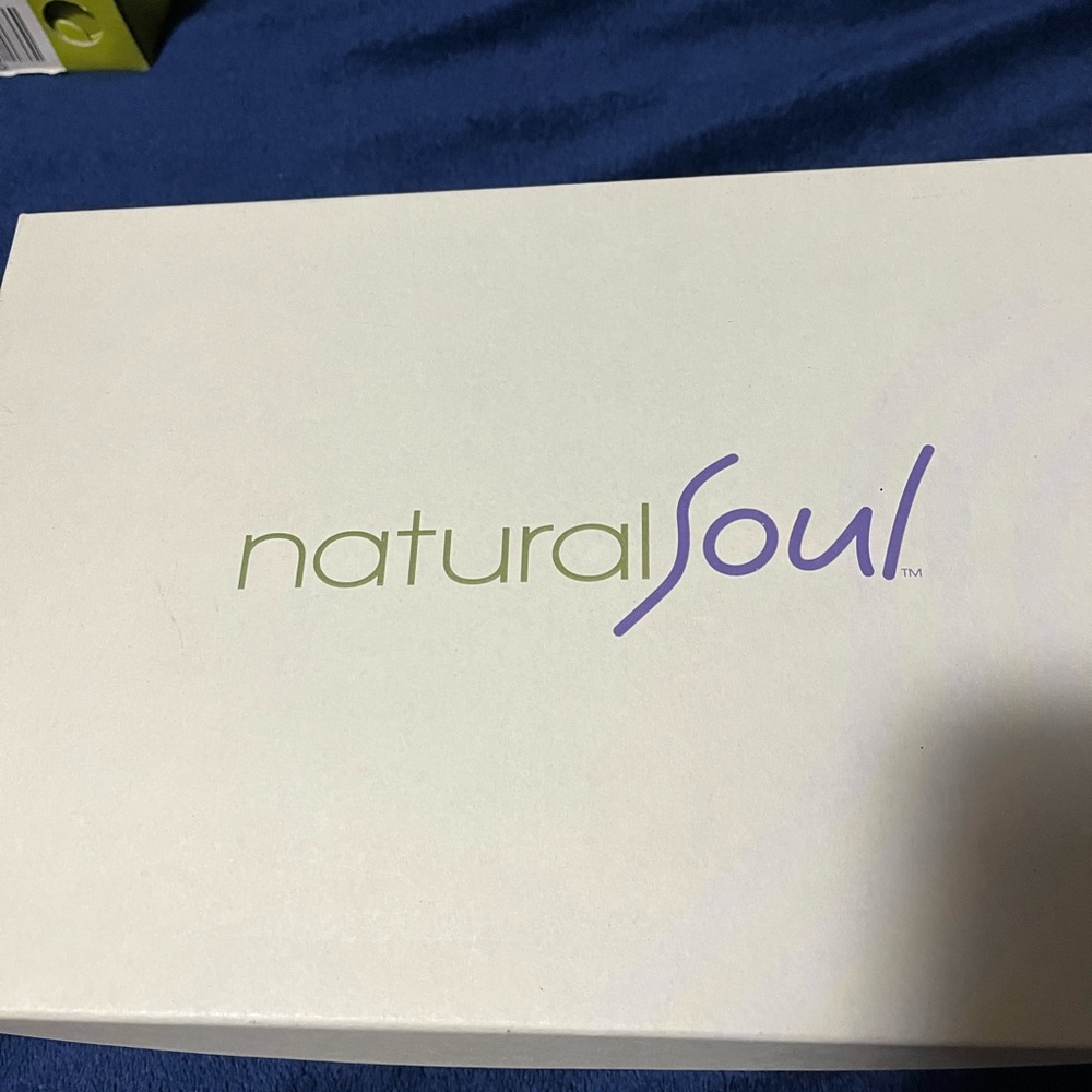 Natural Soul Cream Shoe Box with Purple Logo